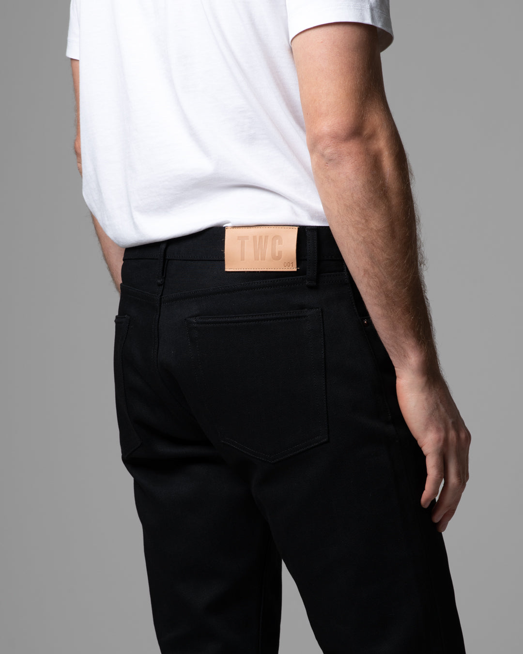 001 SLIM FIT - 13.5 OZ BLACK - RAW DENIM SELVEDGE JEAN