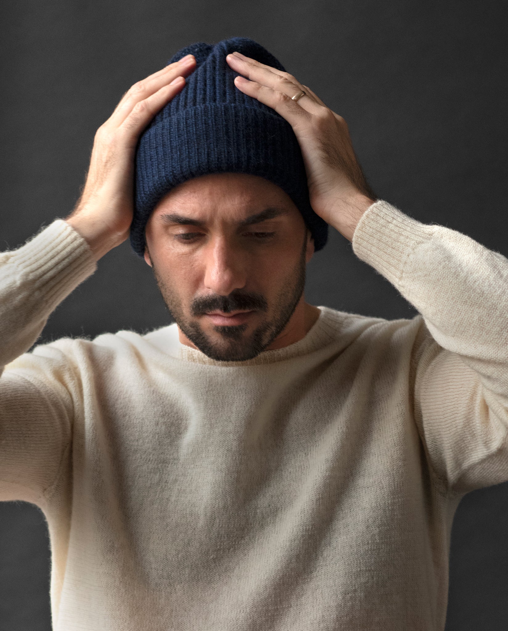 NAVY MERINO WOOL BEANIE
